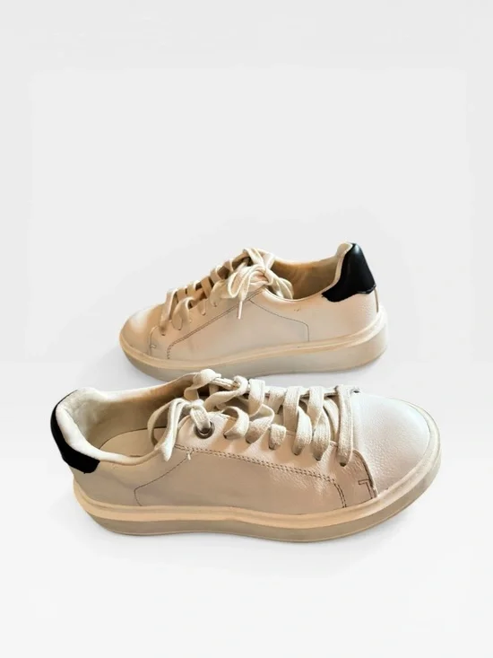 Steve Madden Catcher White Platform Lace up Sneaker  Black Heel Accent Sz 7.5 - Picture 4 of 10